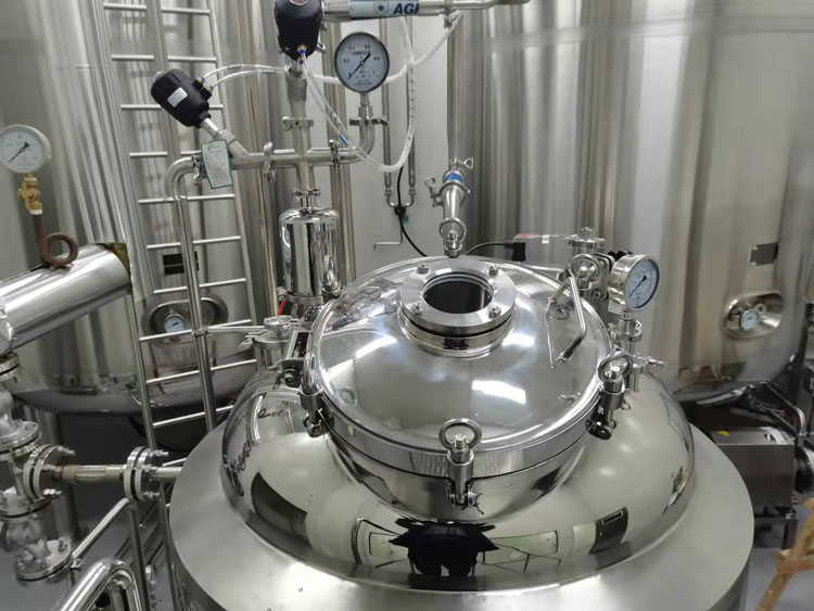 鏡片護理液生產(chǎn)線5.jpg 鏡片護理液生產(chǎn)線5.jpg